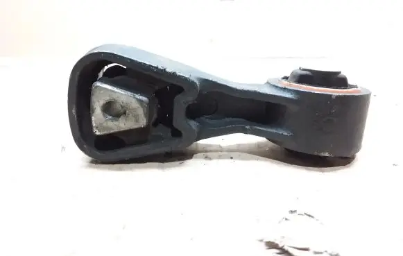Peugeot 508 Engine mount bracket