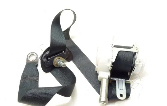 Lexus RC Front seatbelt 