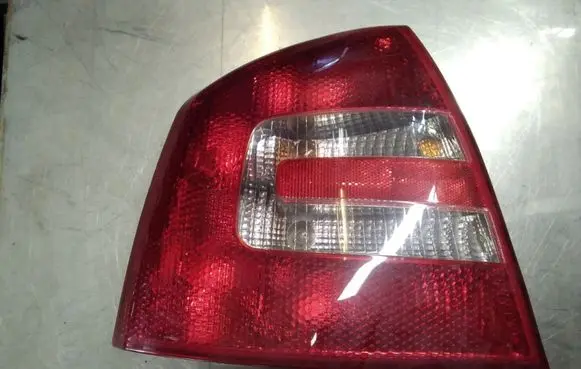 Skoda Octavia Mk2 (1Z) Rear/tail lights 086651909LR