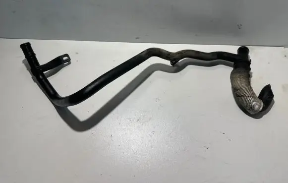Coolant pipe/hose