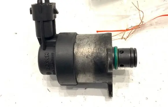 Alfa Romeo 159 Fuel pressure regulator 0928400680