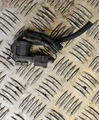 Audi A4 S4 B6 8E 8H Turbo solenoid valve 1K0906283A