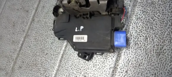 Audi A3 S3 8P Front door lock