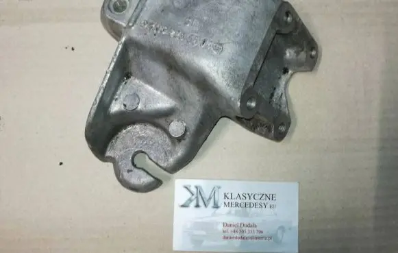 Mercedes-Benz S W126 Engine mounting bracket 1162235504