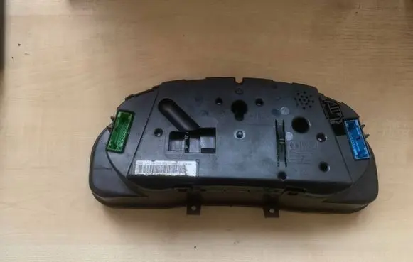 Volkswagen PASSAT B5 Speedometer (instrument cluster) 3B0919861K