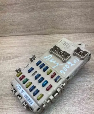 Subaru Impreza II Fuse module 000922 Subaru2002FuseBox