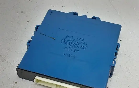 Toyota Corolla Verso E121 Other control units/modules 896180F020