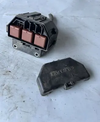Toyota Land Cruiser (J120) Relay mounting block 8266242140 826624214