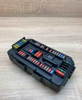 BMW 3 F30 F35 F31 Fuse module 9224879