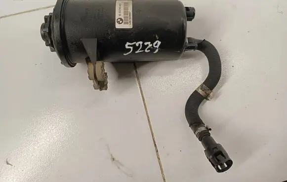 BMW X6 E71 Power steering fluid tank/reservoir Lh676345807 10617211 A66GF25