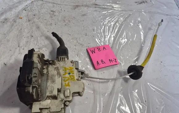 Audi A4 S4 B7 8E 8H Rear door lock 8P4839015