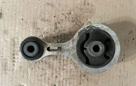 Mazda CX-5 Gearbox mount 10979241