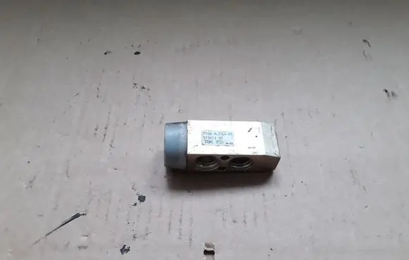 Hyundai Trajet Air conditioning (A/C) expansion valve F108AJ2AA01 52301390