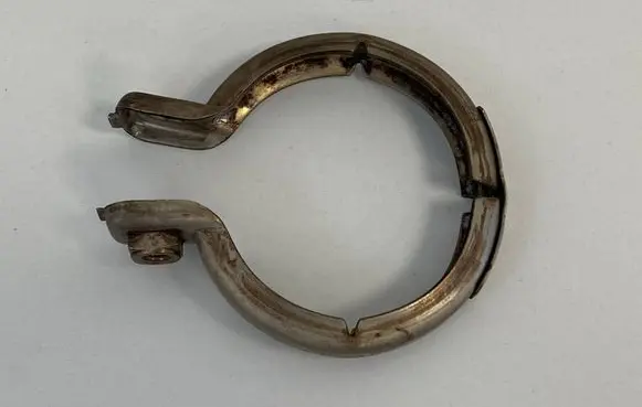 Mercedes-Benz C W203 Muffler pipe connector clamp A2034900641