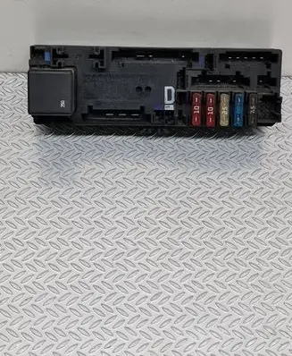 Mercedes-Benz E W210 Fuse module A0005400372 501413 05376120