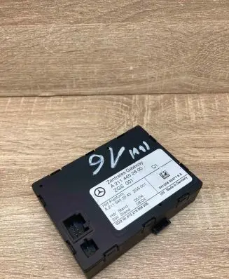 Mercedes-Benz E W211 Gateway control module A2114452600 A2115403545