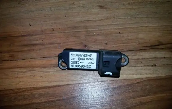 Audi A3 S3 8L Airbag deployment crash/impact sensor 8L0959643C 965180901