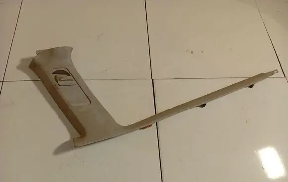 Volkswagen Golf III (D) pillar trim (bottom) 1H0868324A