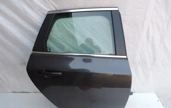 Opel Astra J Rear door