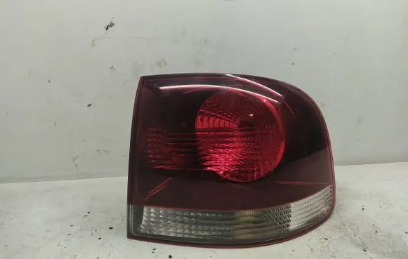 Volkswagen Touareg I Rear/tail lights 7L6945258 7L6945096R
