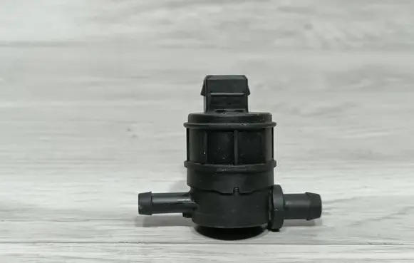 Mercedes-Benz S W221 Valve A0004405593