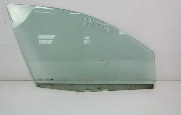 Ford Fiesta Front door window glass four-door 
