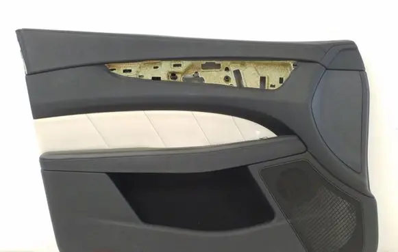 Mercedes-Benz CLS C218 X218 Front door card panel trim A2187200270