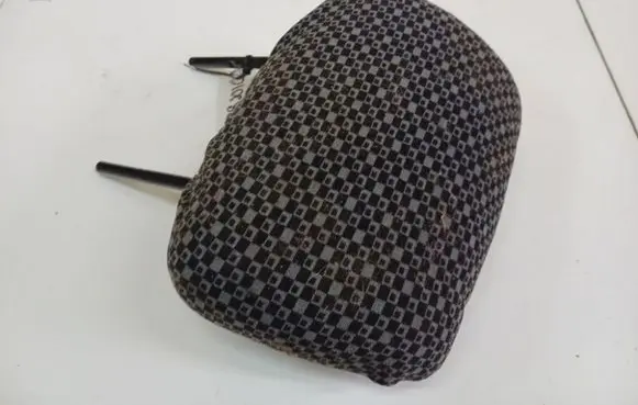 Citroen Saxo Front seat headrest 