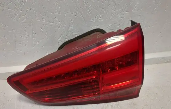 KIA Ceed Tailgate rear/tail lights D4FB