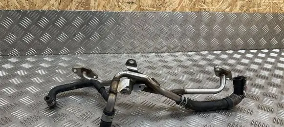 Toyota RAV 4 (XA40) Engine coolant pipe/hose