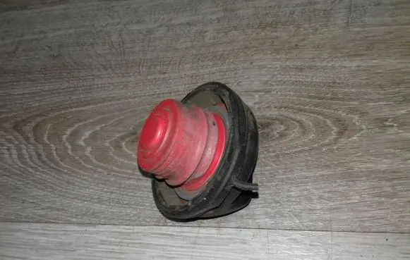 Volvo V70 Fuel tank filler cap 