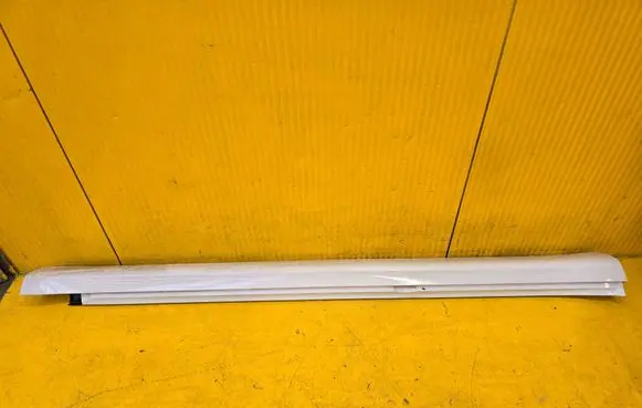 Porsche Macan (95B) Sill 95B854884A