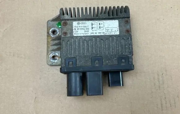 Volkswagen Transporter - Caravelle T5 Coolant fan relay 7H0919506F