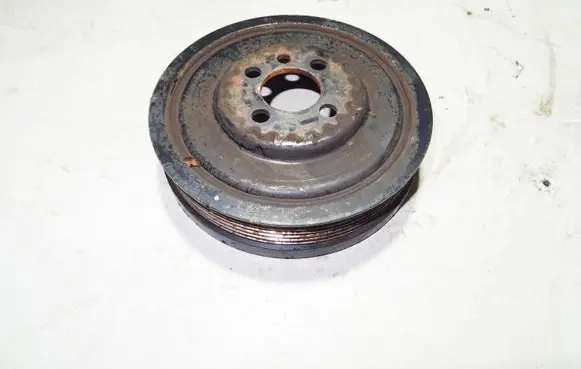 Volkswagen PASSAT B6 Crankshaft pulley 03G105243C