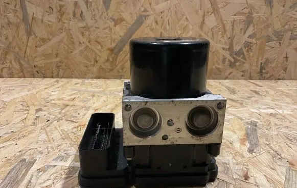 Ford C-MAX II ABS Pump 28561198073 10096101913