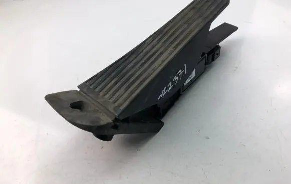 Volvo XC60 Accelerator throttle pedal 32269124