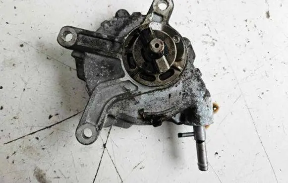 Toyota Avensis T270 Vacuum pump
