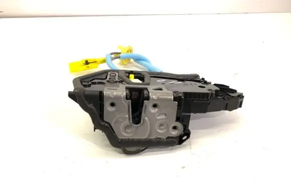 BMW 2 F44 Front door lock 7956135