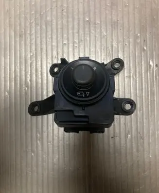 Wing mirror switch
