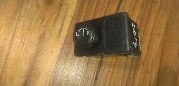 Nissan Primera Wing mirror switch