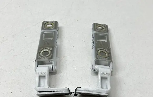 Chrysler Pacifica Tailgate/trunk/boot hinge 68229150