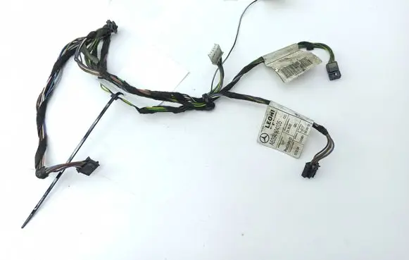 Mercedes-Benz Vito Viano W639 Front door wiring loom A6395407609 A6394104105
