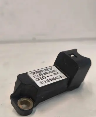 Audi A6 S6 C5 4B Airbag deployment crash/impact sensor 4B0959643B 023000HMED9 290699