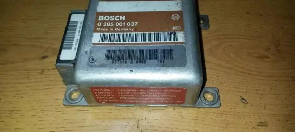 Audi A4 S4 B5 8D Airbag control unit/module 8A0959655B 0285001037