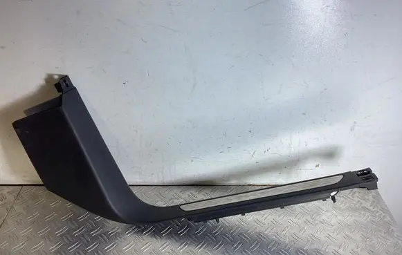 Front sill trim cover