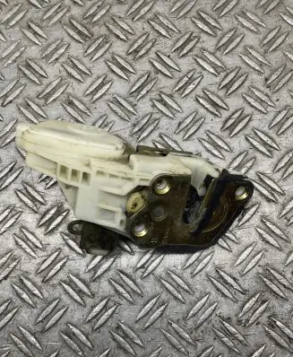 Mitsubishi Pajero Front door lock