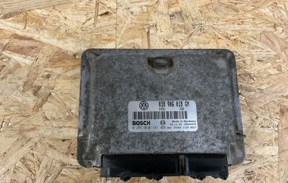 Skoda Octavia Mk1 (1U) Engine control unit/module 038906018GM 28SA4070 0281010181