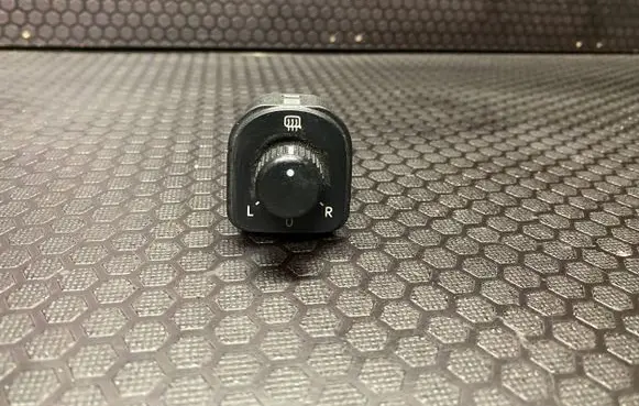Volkswagen Golf Plus Wing mirror switch 1K0959565F