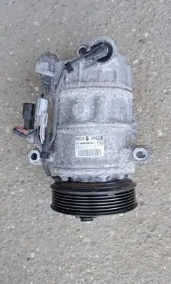 Renault Megane IV Air conditioning (A/C) compressor (pump) 926003404R