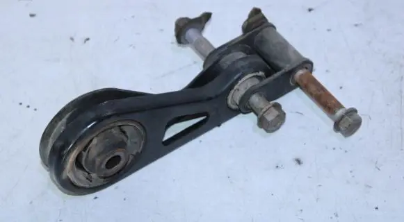 Toyota Prius (XW20) Gearbox mounting bracket